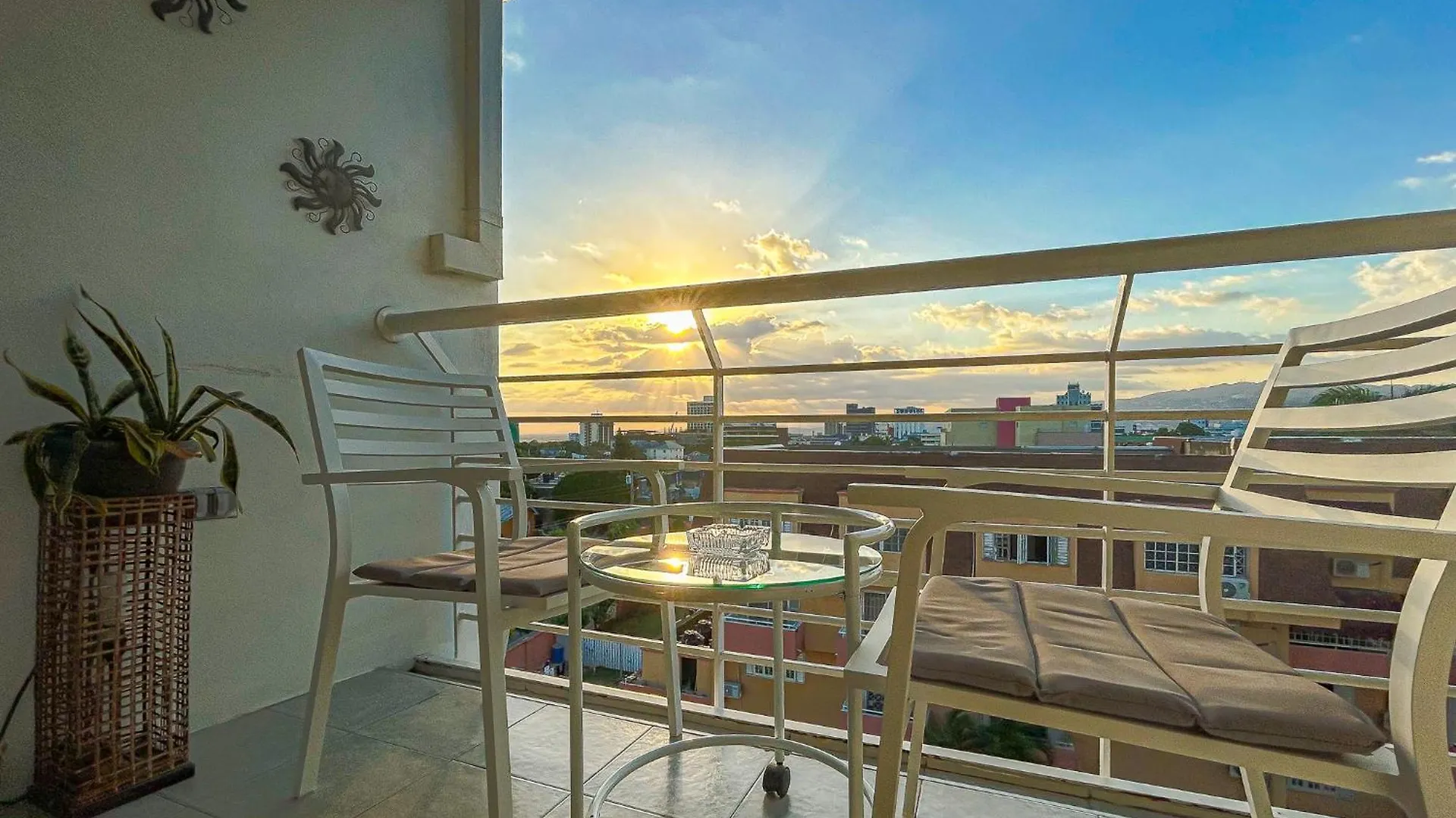 City View New Kingston Apartment W Pool